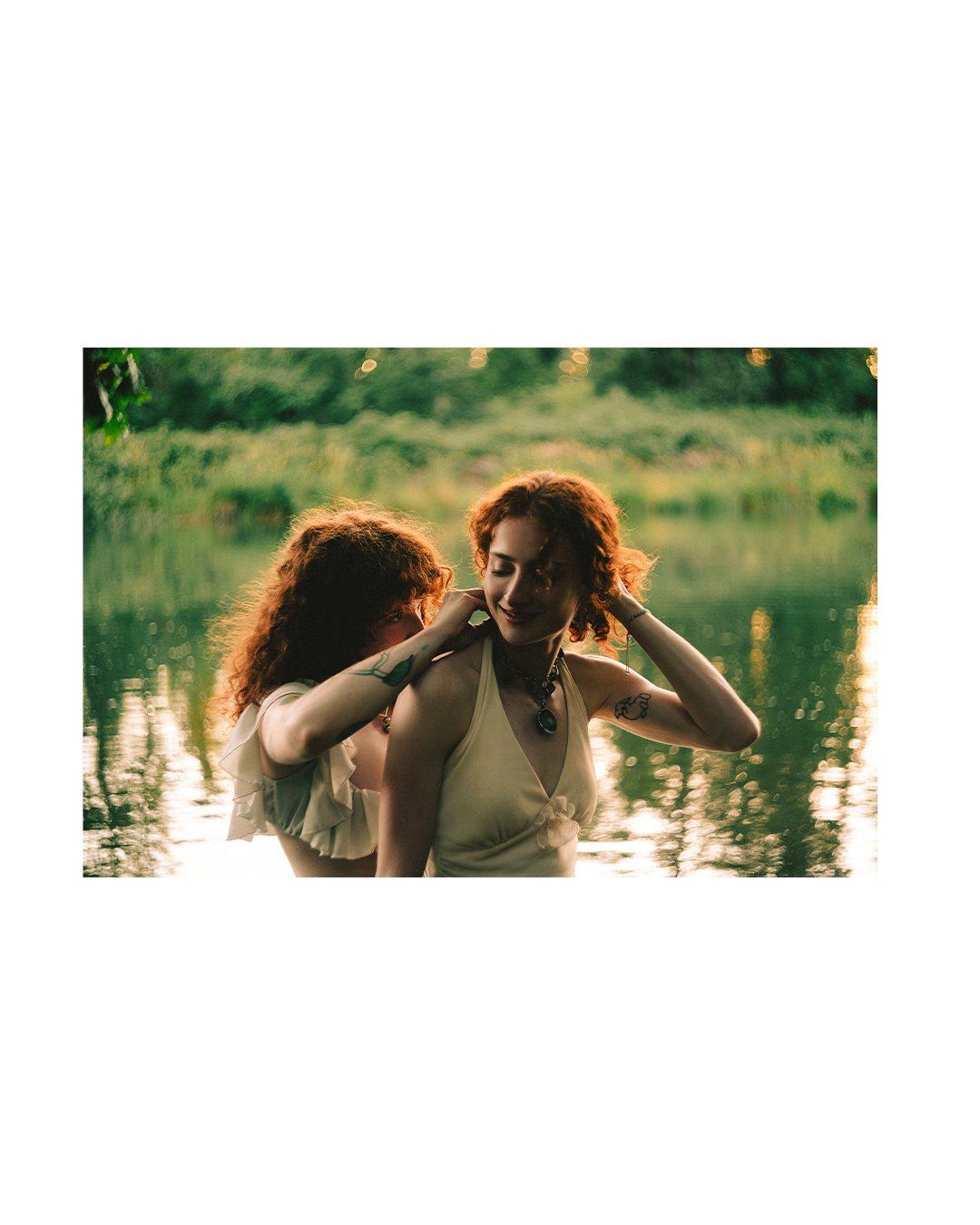 Emotive Creative Portraits of Twin Sisters at Golden Hour — photograph 6 of 20